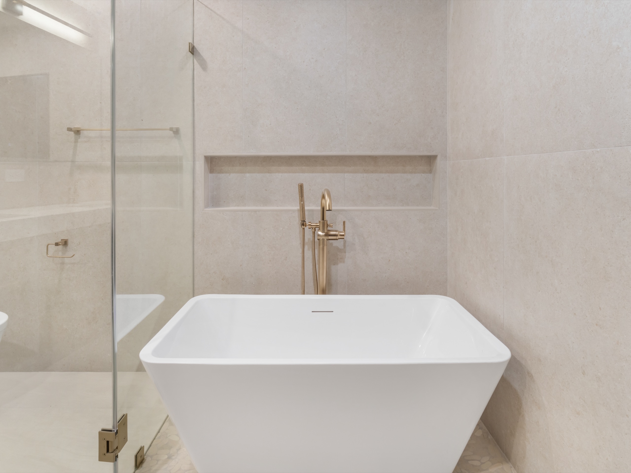 La Cañada baths — 5blox Interior Design