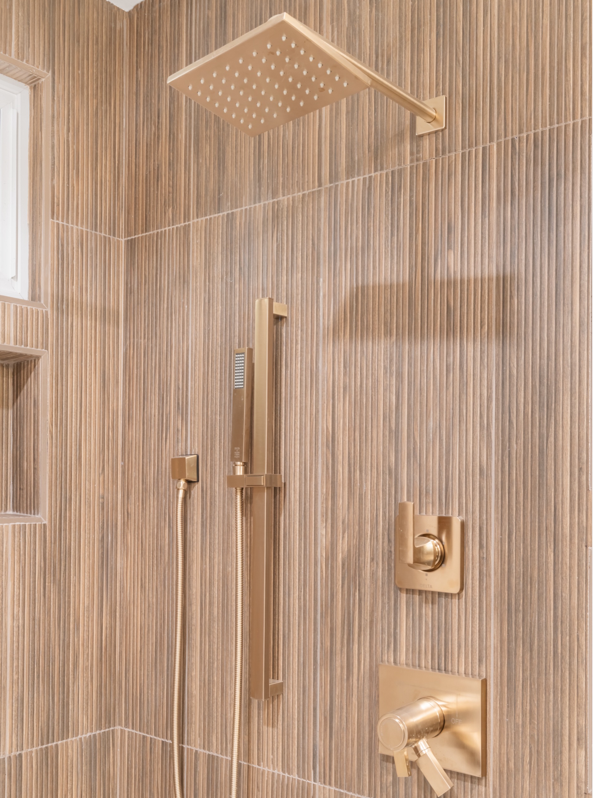 La Cañada baths — 5blox Interior Design