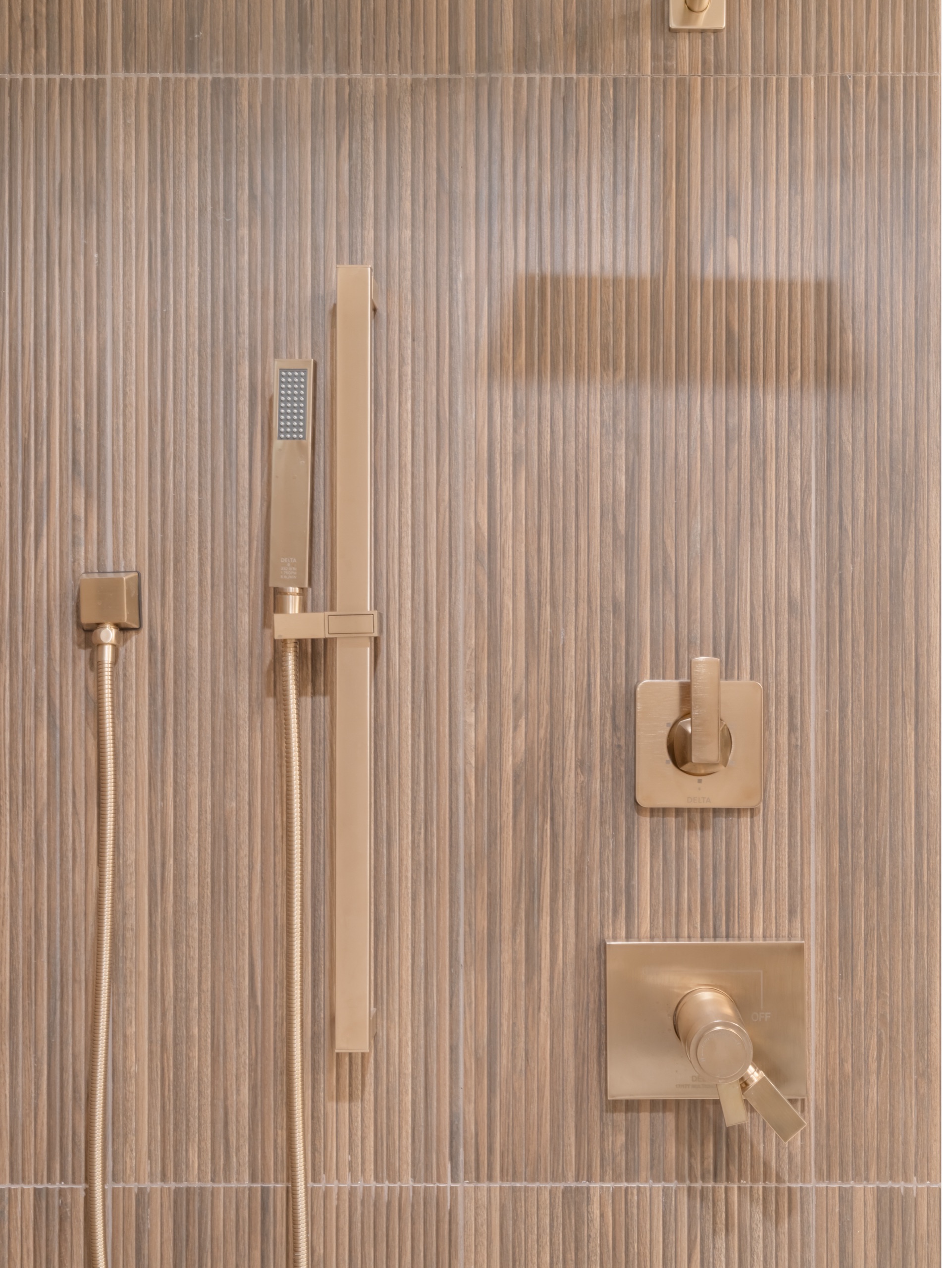La Cañada baths — 5blox Interior Design