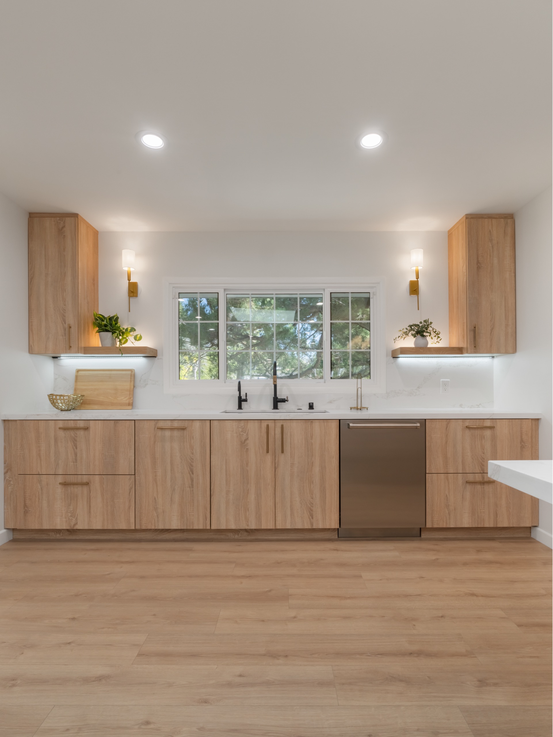 La Cañada kitchen — 5blox Interior Design
