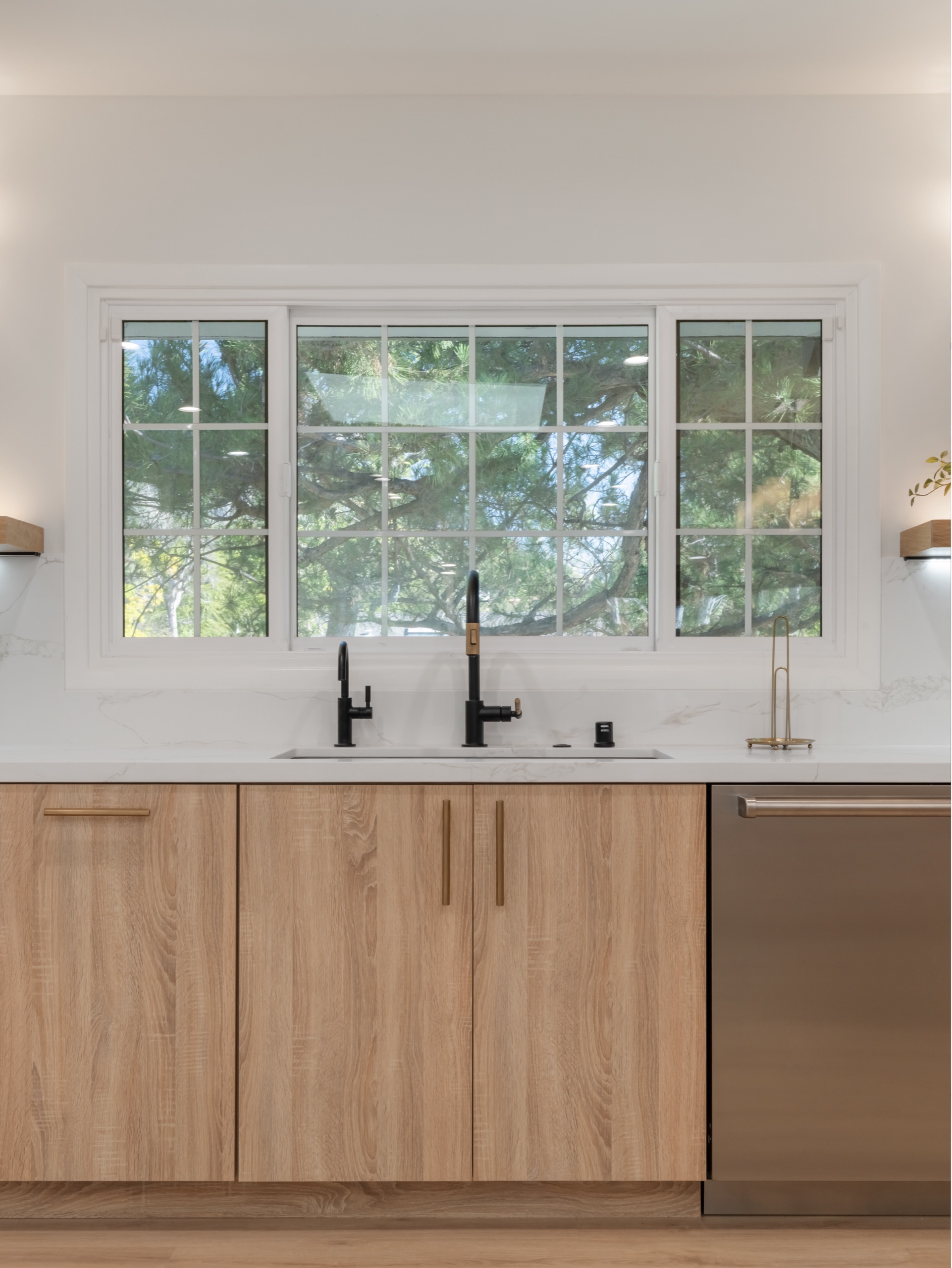 La Cañada kitchen — 5blox Interior Design