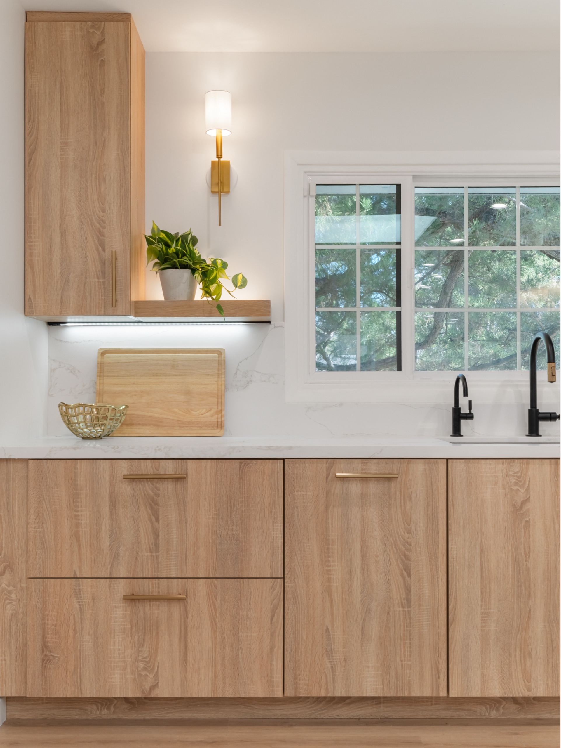 La Cañada kitchen — 5blox Interior Design