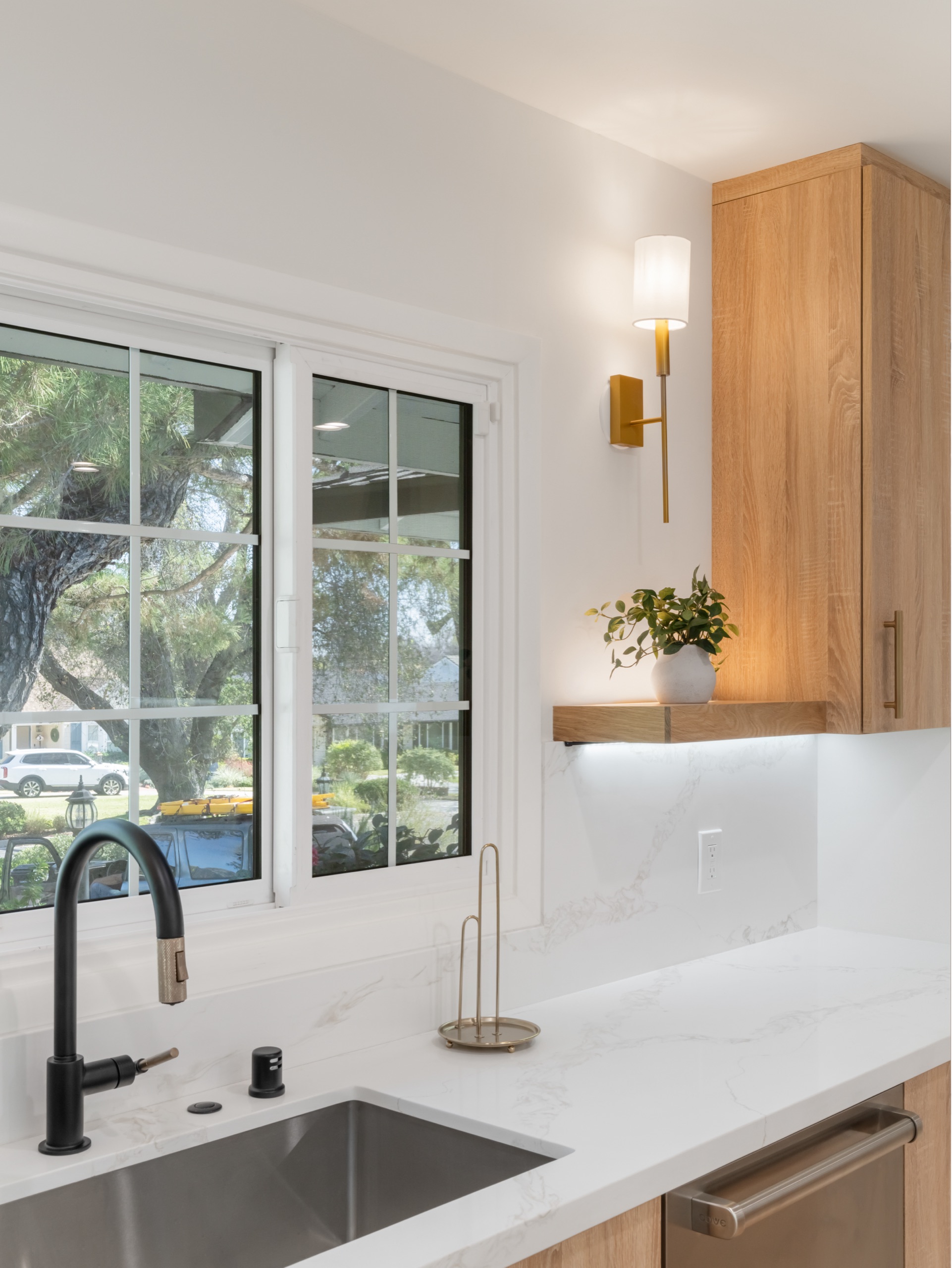 La Cañada kitchen — 5blox Interior Design