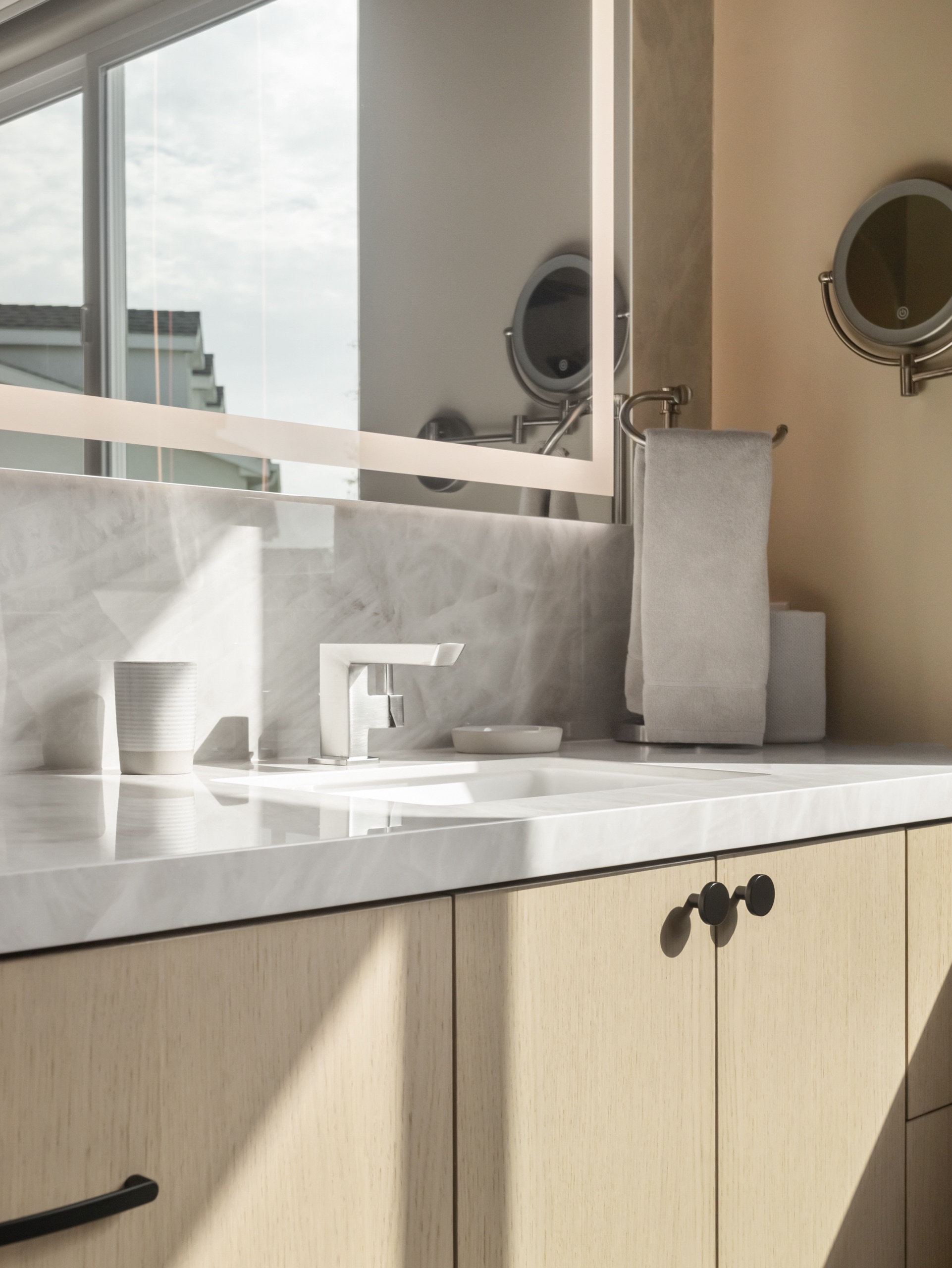 Los Alamitos primary suite — 5blox Interior Design