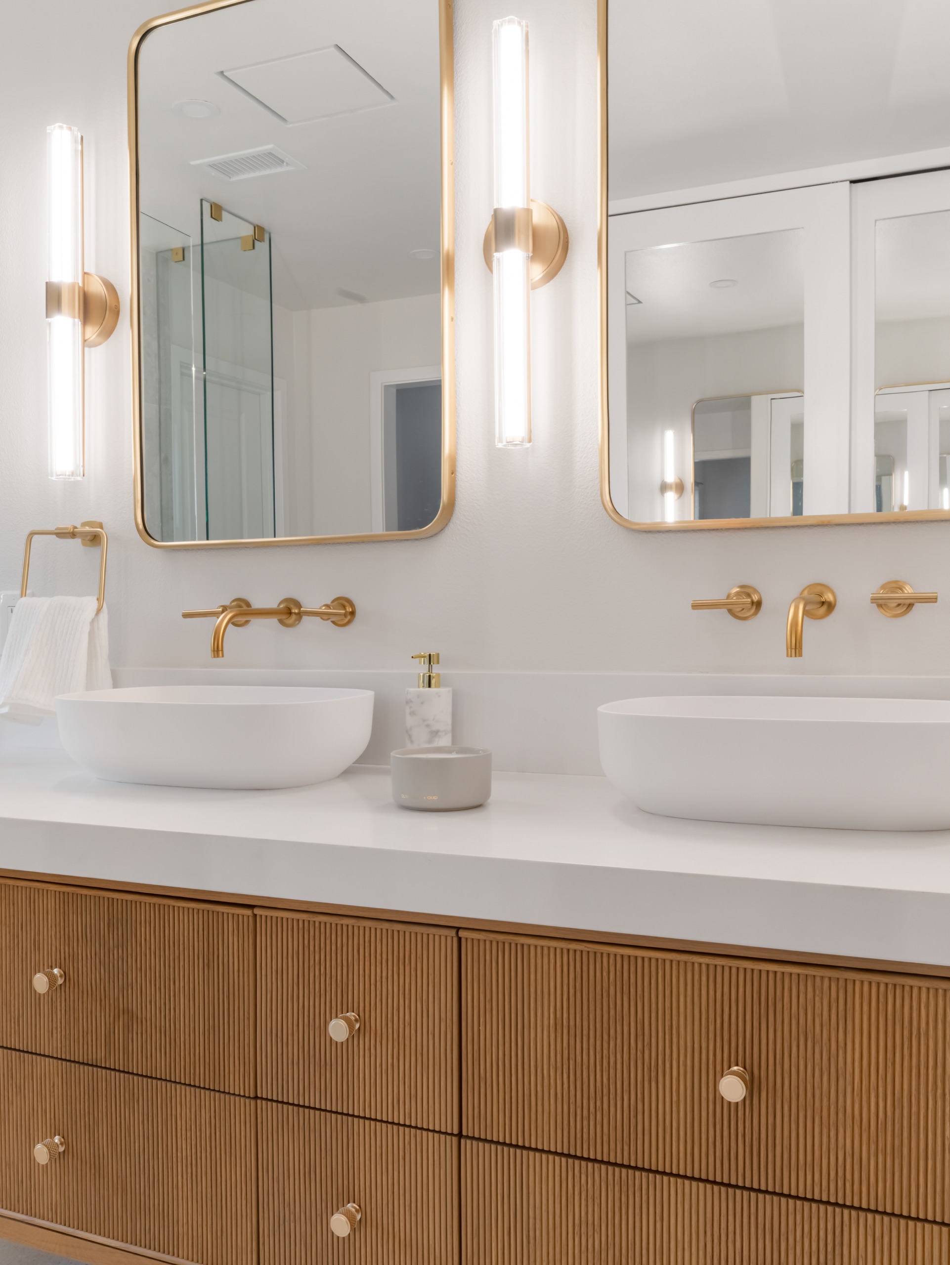 Manhattan Beach primary suite — 5blox Interior Design
