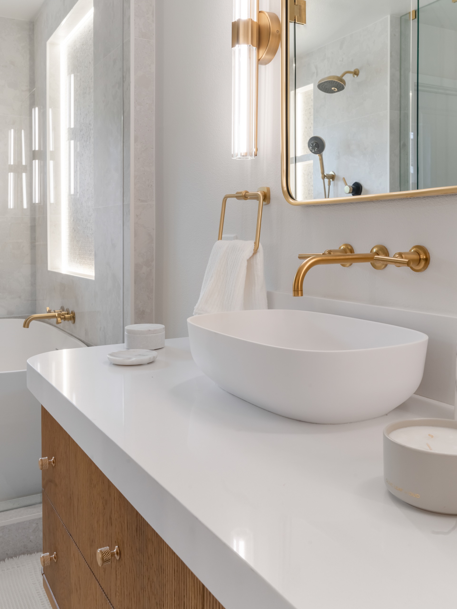 Manhattan Beach primary suite — 5blox Interior Design