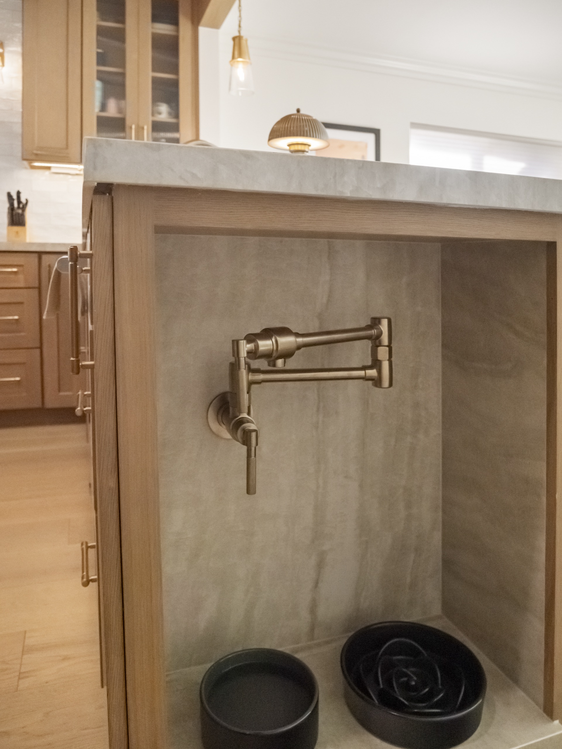 Van Nuys kitchen — 5blox Interior Design