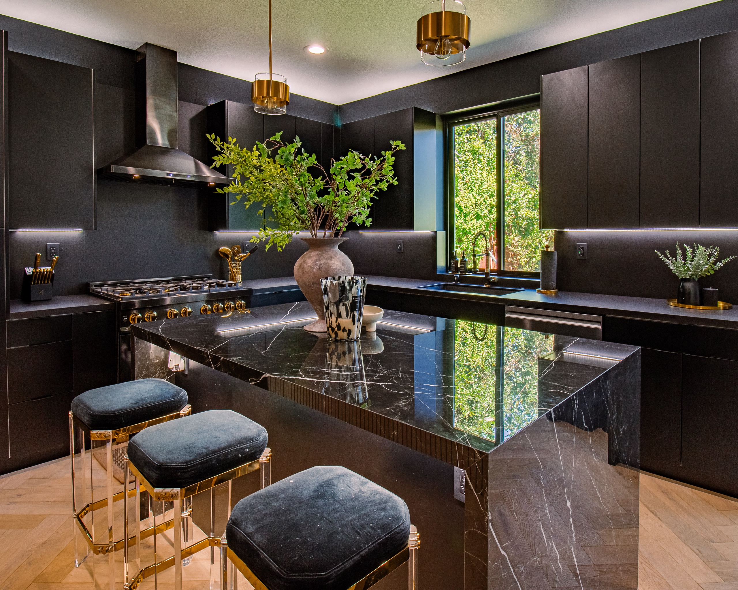Winnetka kitchen — 5blox Interior Design