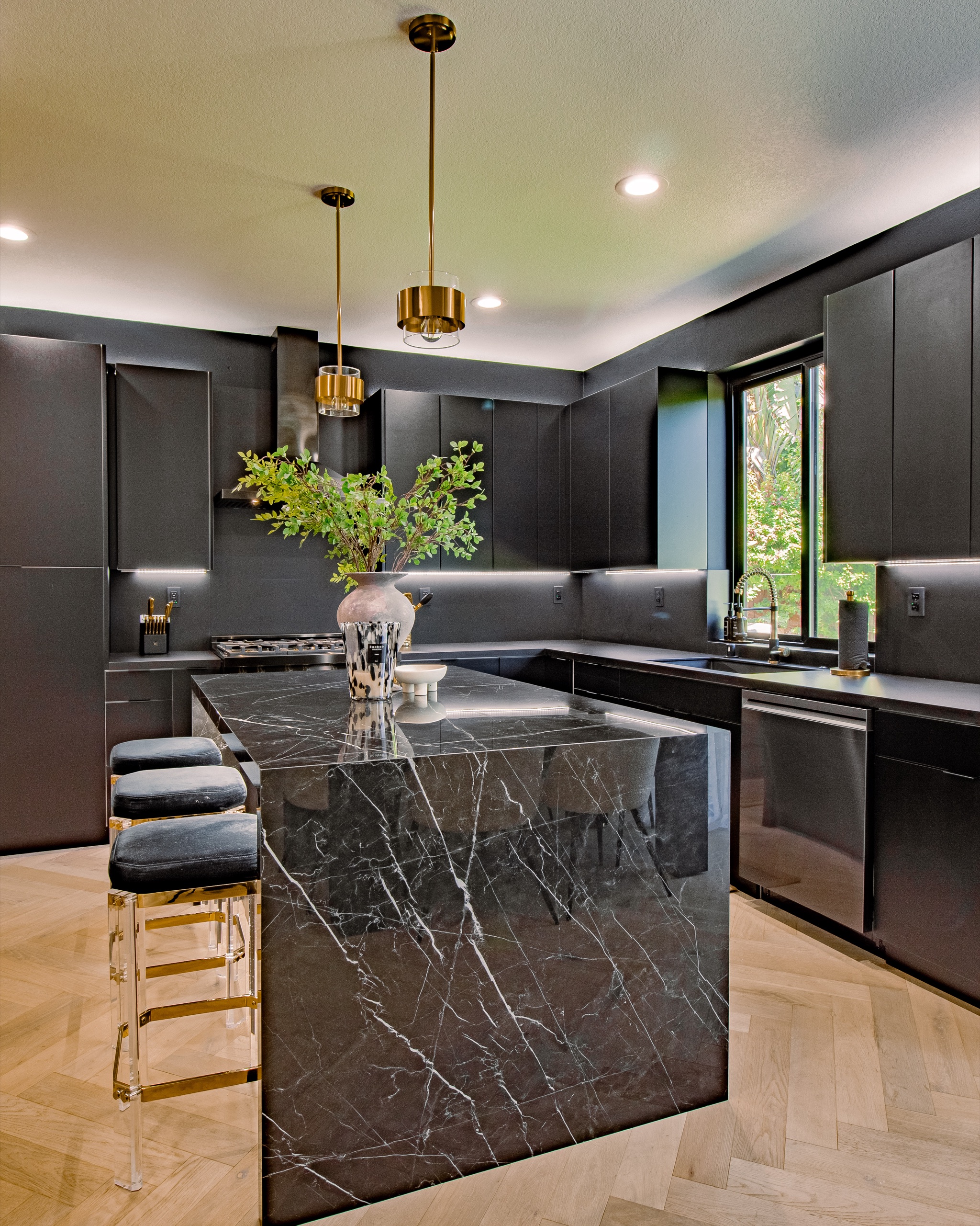 Winnetka kitchen — 5blox Interior Design